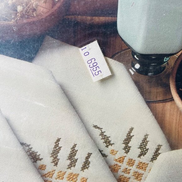 Bernat 4 Pineapple American Stencil Napkins Stamped Cross Stitch 17" Vintage - Picture 2 of 9